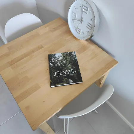 Uusi Saunallinen Kaksio Keskustan Tuntumassa, Autokatos *