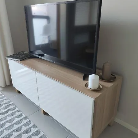 Uusi Saunallinen Kaksio Keskustan Tuntumassa, Autokatos Appartement *